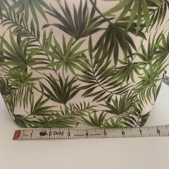 New Makeup Bag With Sunglasses Holder - Picture 2 of 8